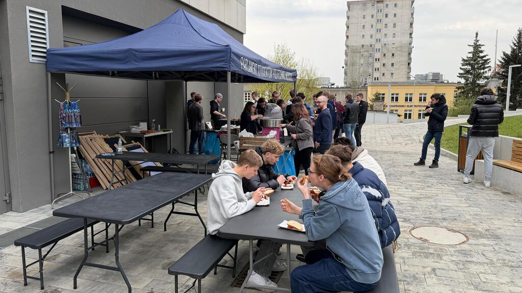 Klasa 4TA z TME podczas pokazu morskich technologii na Politechnice Morskiej