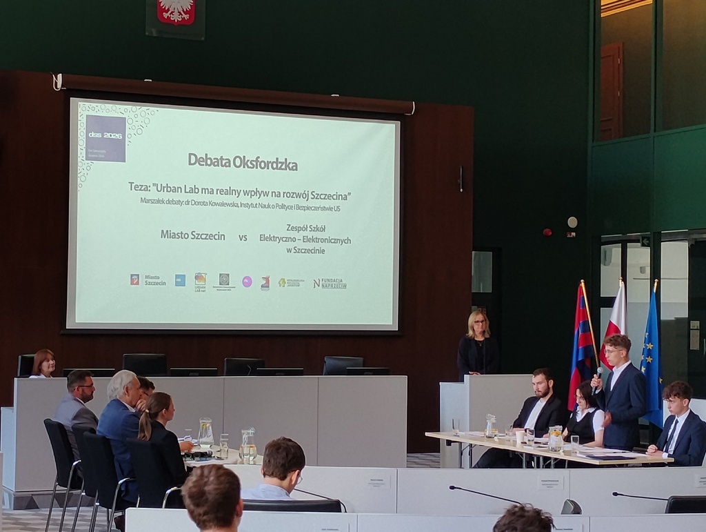 Uczniowie TME jako słuchacze i uczestnicy Debaty Oksfordzkiej w czasie Dni Samorządu Szkolnego 2026